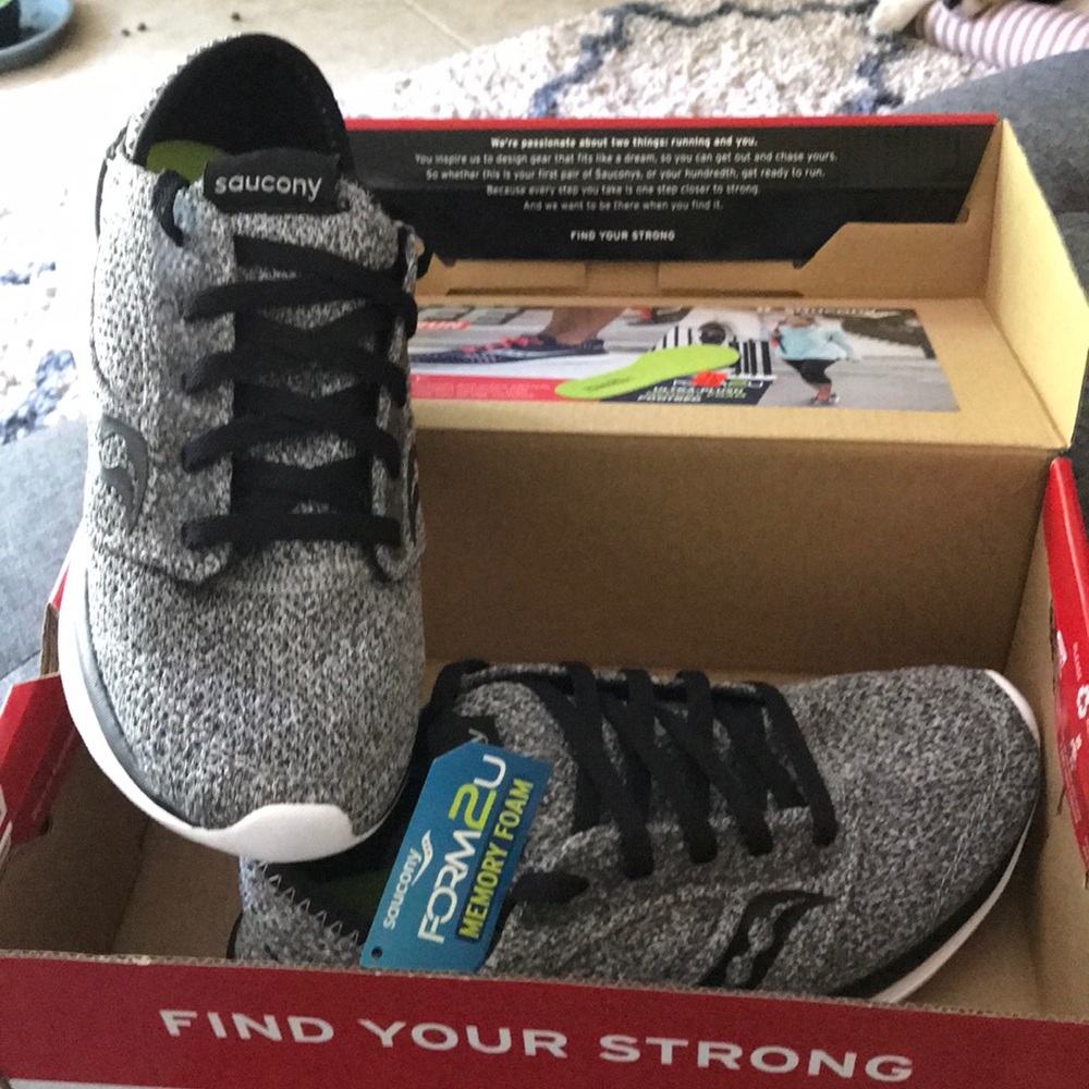 Saucing athletic shoes: NWT